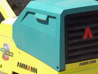 Kryt motoru se světlem